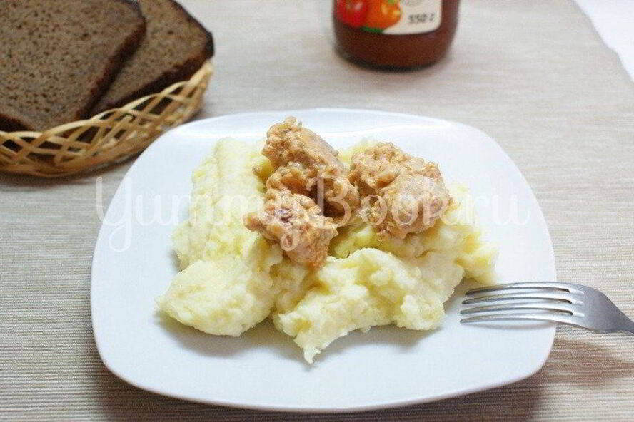 Рецепт свинина тушеная в сметанно-томатном соусе в мультиварке