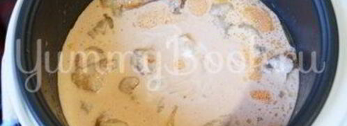 свинина тушеная в сметанно-томатном соусе в мультиварке. Шаг 7