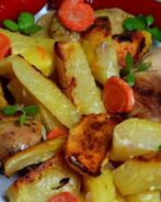 Запеченная курица с овощами