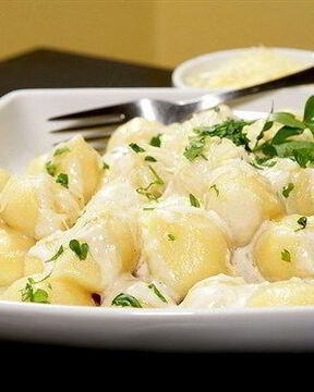 Ньокки со сливками и трюфельным маслом