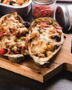 Баклажаны, фаршированные рубленой говядиной и каперсами