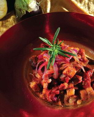 Баклажаны с луком в критском соусе