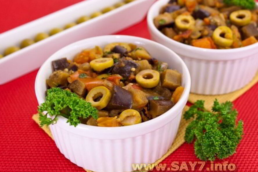 Рецепт баклажаны, тушенные с оливками и помидорами