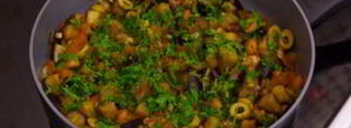 баклажаны, тушенные с оливками и помидорами. Шаг 10