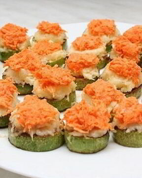 Кабачки с морковкой и чесноком