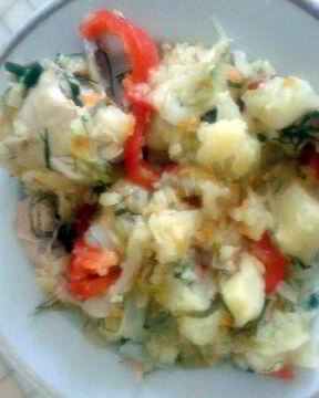 Капуста тушенная с картошкой и куриными окорочками в казане