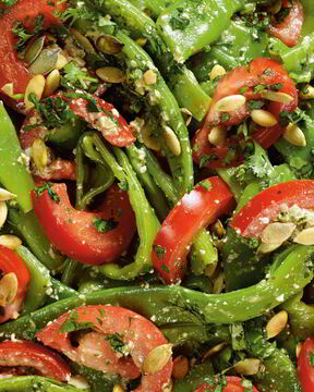 Зеленая фасоль с песто из тыквенных семечек