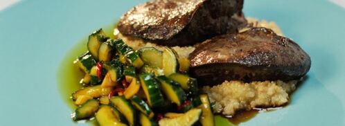 индюшачья печенка с киноа и битыми огурцами. Шаг 4