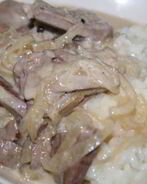 Индюшиная печень в сметанно-луковом соусе