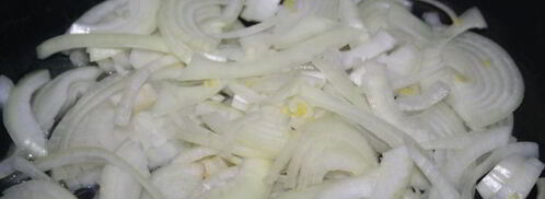 индюшиная печень в сметанно-луковом соусе. Шаг 4