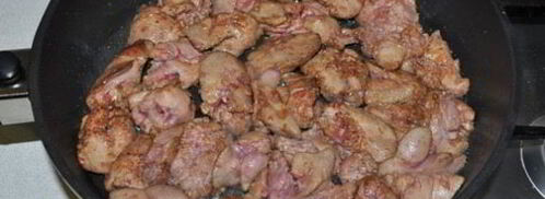 куриная печень с винно-медовым соусом. Шаг 4