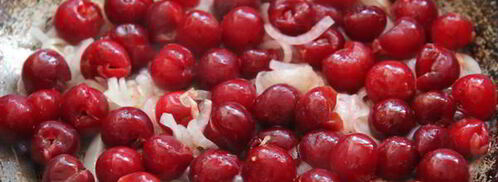 куриная печень с вишневым соусом. Шаг 2