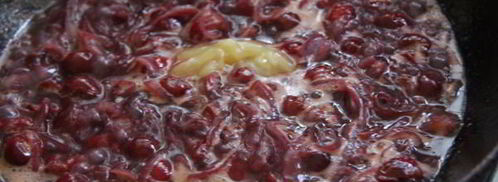 куриная печень с вишневым соусом. Шаг 3