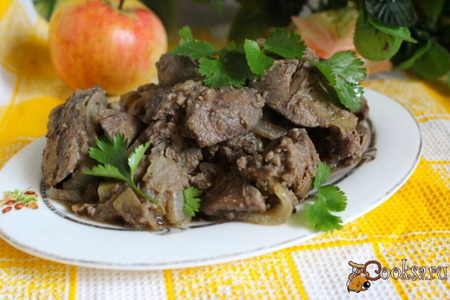 Рецепт куриной печени с яблоками и лукома
