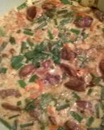 Куриная печень с яйцами, овощами и горчицей, запеченная в микроволновке