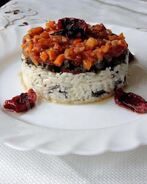 Печень говяжья маринованная в белом вине и прованских травах под томатно-овощным соусом