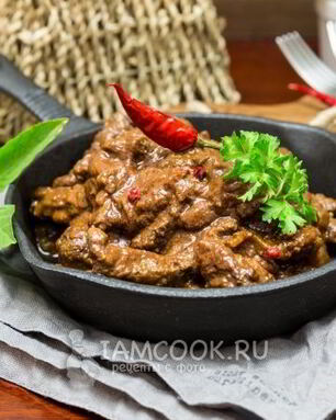 Печень говяжья, тушенная в томатно-соевом соусе