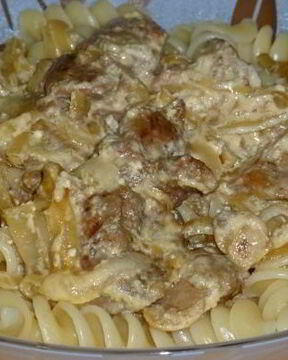 Печень куриная, жаренная со сметаной