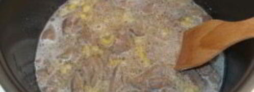 печень с макаронами в мультиварке. Шаг 3