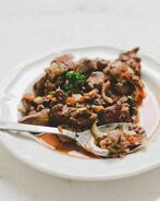 Печень тушеная с помидорами