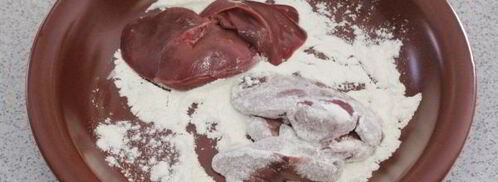 печень тушеная в сметане в мультиварке. Шаг 4