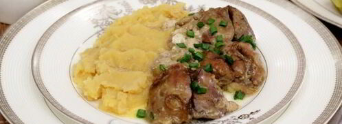 печень тушеная в сметане в мультиварке. Шаг 8