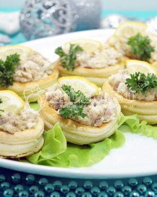 Волованы с печенью трески