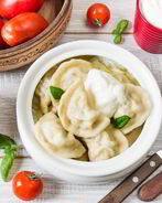 Домашние пельмени с курицей и копченой грудинкой