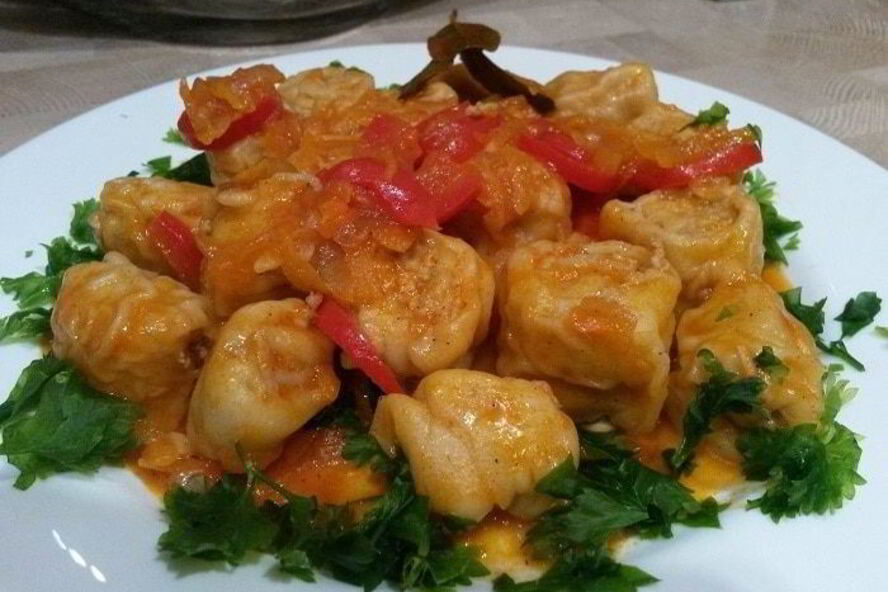 Рецепт ленивые пельмени в овощном соусе