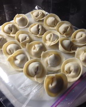 Пельмени c курицей и грибами