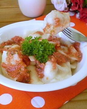 Пельмени под соусом