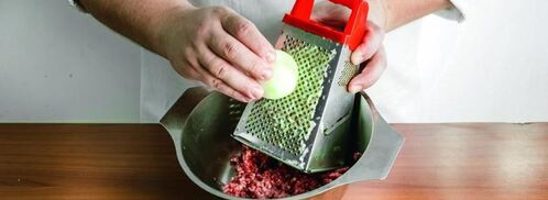 пельмени с говядиной и свининой. Шаг 2