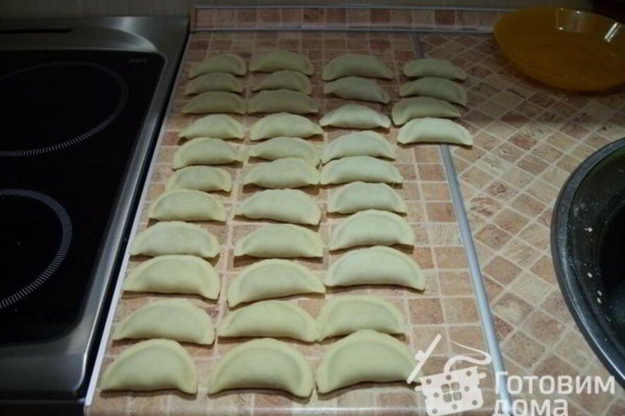 Рецепт универсальное тесто для вареников, пельменей, поз, чебуреков