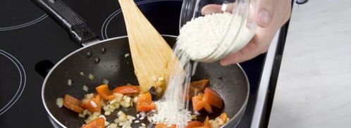 паэлья с курицей и морепродуктами. Шаг 2