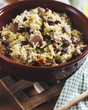 Плов из индейки с изюмом