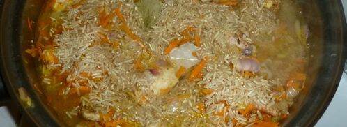 плов с мясом кролика и коричневым рисом. Шаг 5