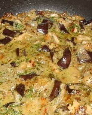Куриное рагу с баклажанами в сметане