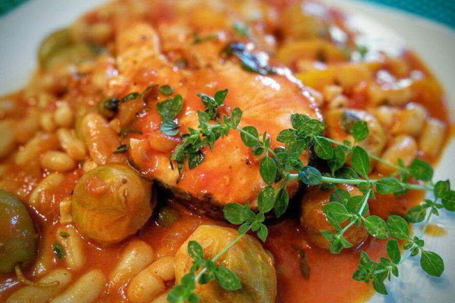 Рецепт летнее овощное рагу с фасолью и лососем