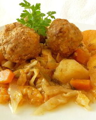 Осеннее рагу с фрикадельками из говядины