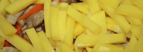 рагу из картофеля со свиной грудинкой в мультиварке. Шаг 3