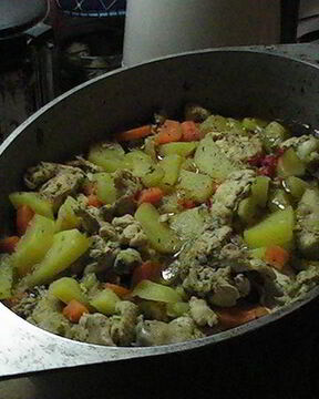 Рагу из курицы и овощей