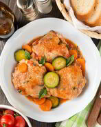 Рагу из курицы с морковью и цуккини