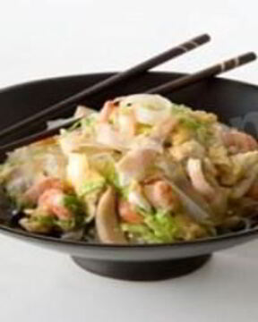 Рисовая лапша с креветками и кальмарами