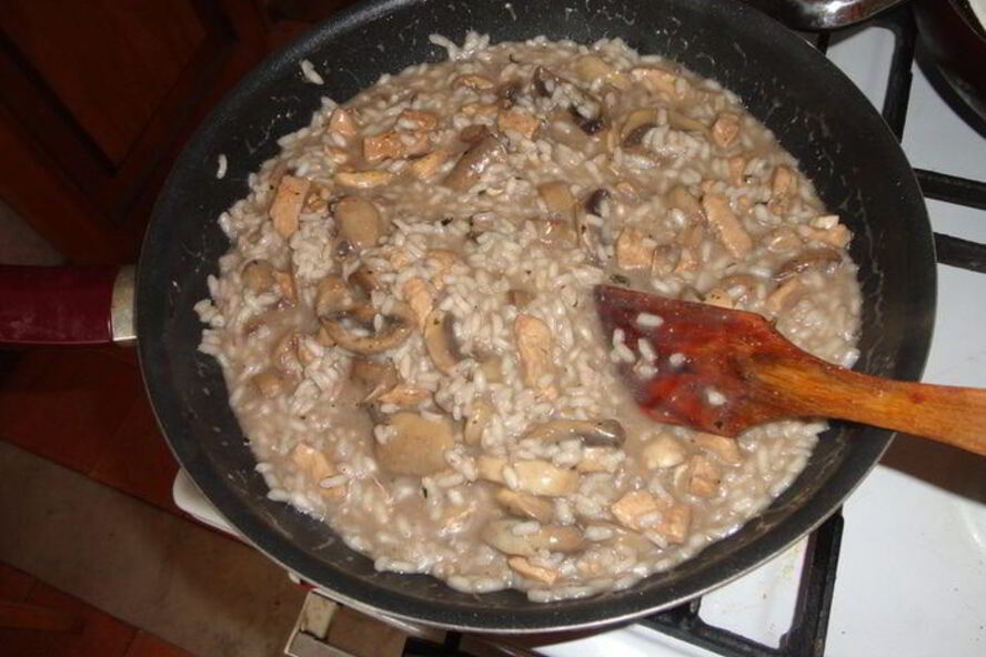 Рецепт ризотто с курицей и грибами в красном вине