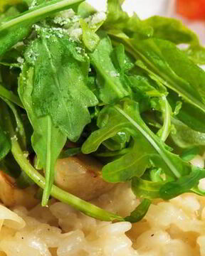 Ризотто с рукколой и козьим сыром