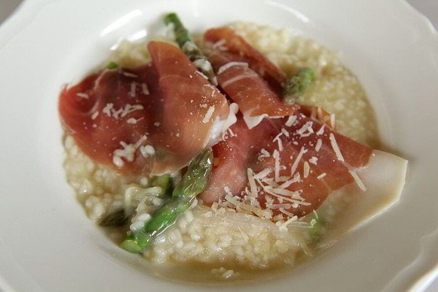 Рецепт ризотто со спаржей и пармской ветчиной