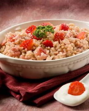 Сладкое ризотто с клубникой