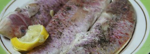 барабулька, жаренная в сухарях с кунжутом. Шаг 2