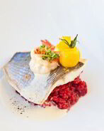 Дорада со свекольным ризотто