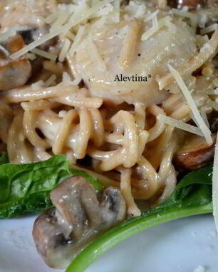 Гребешки с грибами и шпинатом